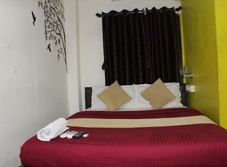 Hotel Saffron Inn مومباي المظهر الخارجي الصورة